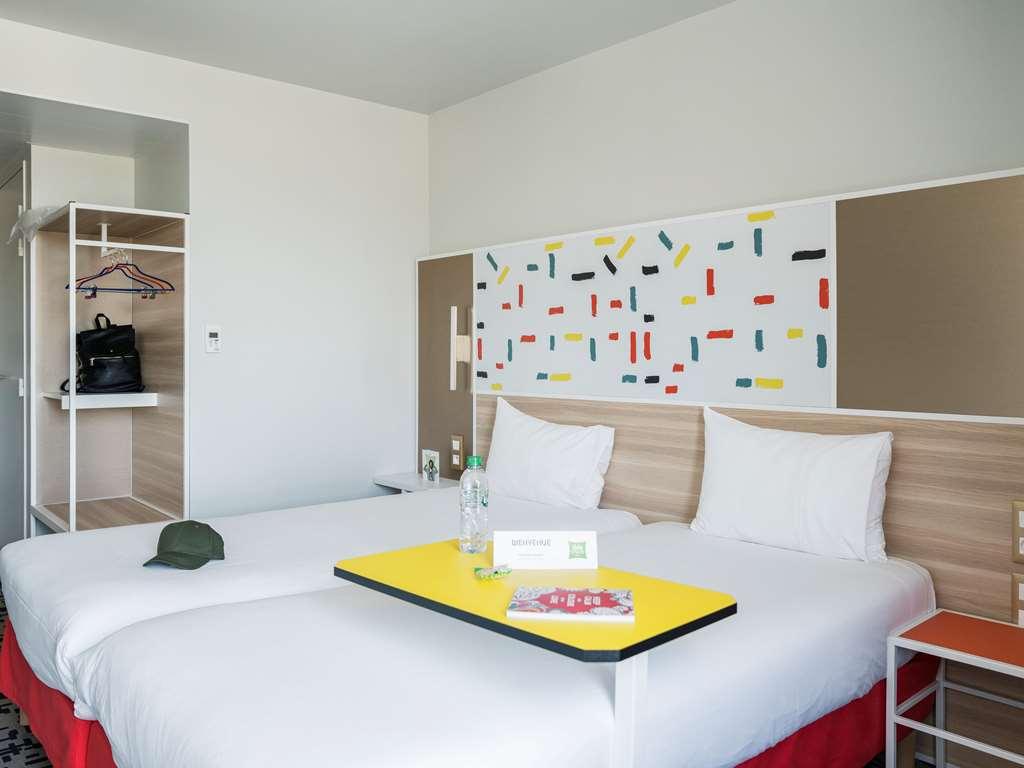 Ibis Styles Guyancourt Versailles Quarto foto