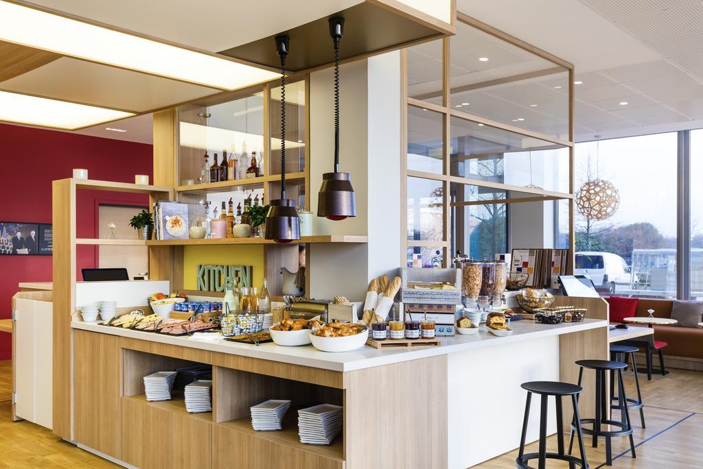 Ibis Styles Guyancourt Versailles Exterior foto