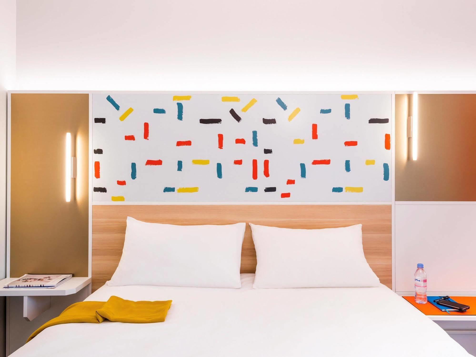 Ibis Styles Guyancourt Versailles Exterior foto