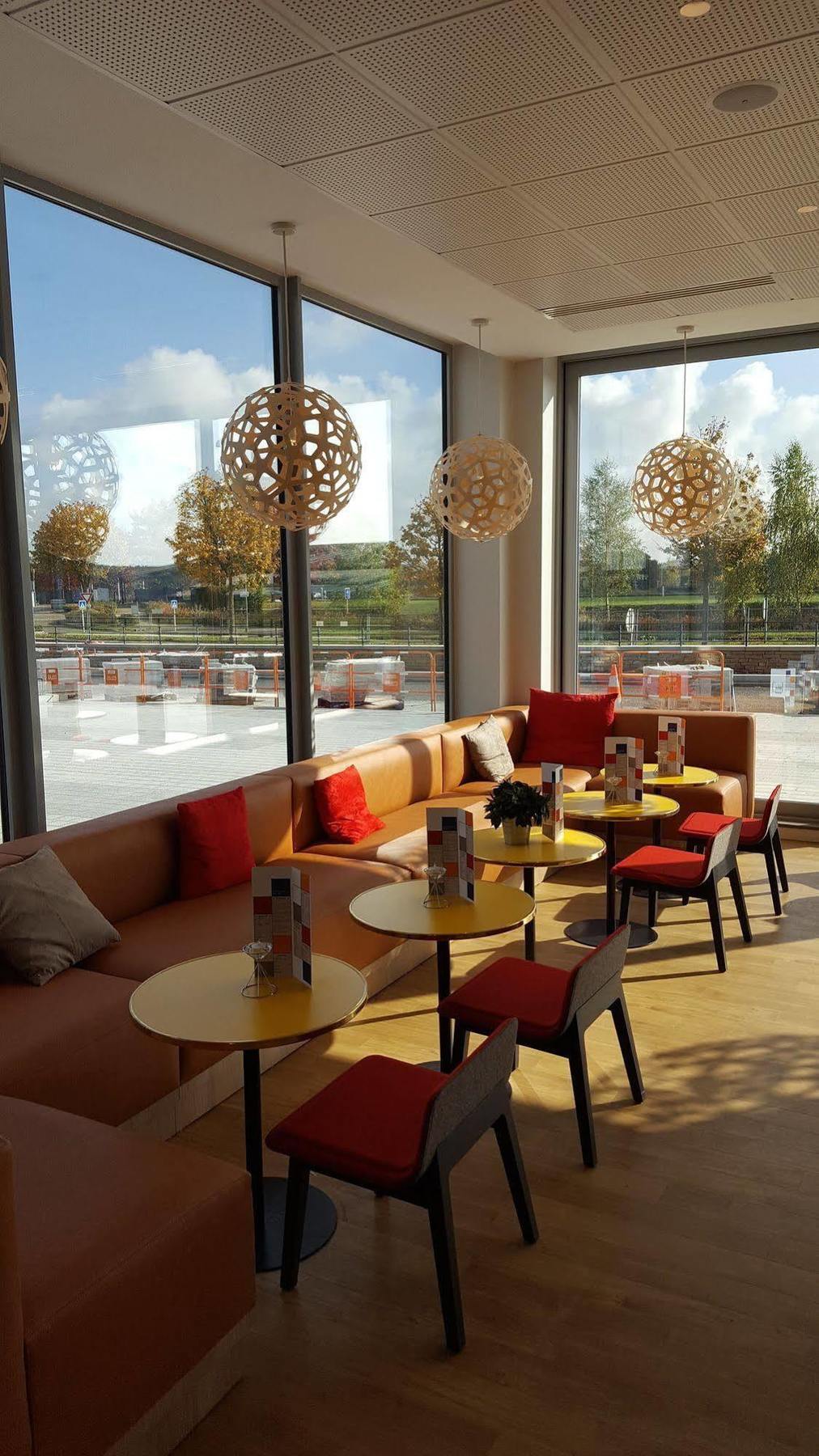 Ibis Styles Guyancourt Versailles Exterior foto