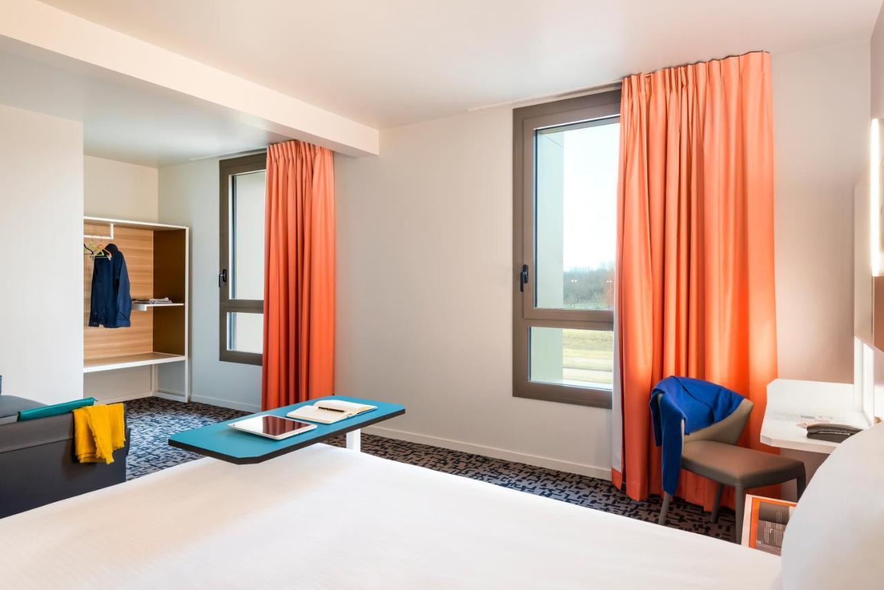 Ibis Styles Guyancourt Versailles Exterior foto
