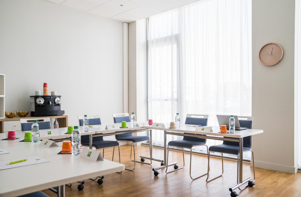 Ibis Styles Guyancourt Versailles Exterior foto