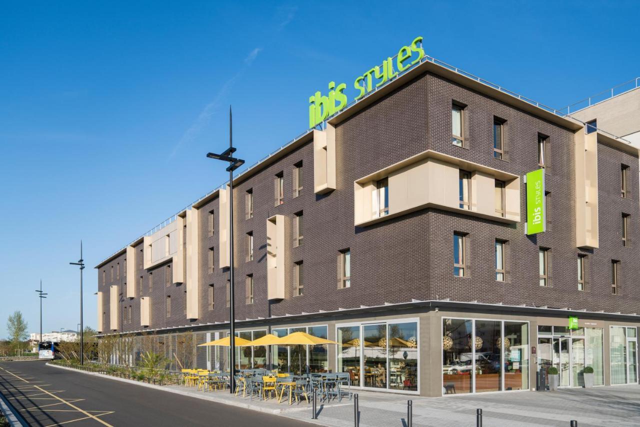 Ibis Styles Guyancourt Versailles Exterior foto